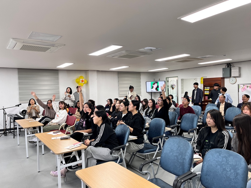 목여상 유학생들과 함께하는 예배4.jpg